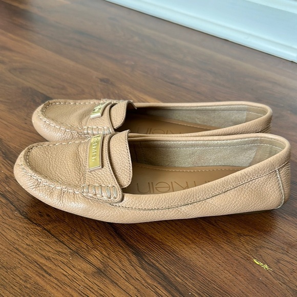 Calvin Klein Tan Flats Timeless Comfort - Picture 3 of 8